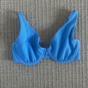 Abercrombie Blue Curve Love High Apex Underwire
Bikini Top